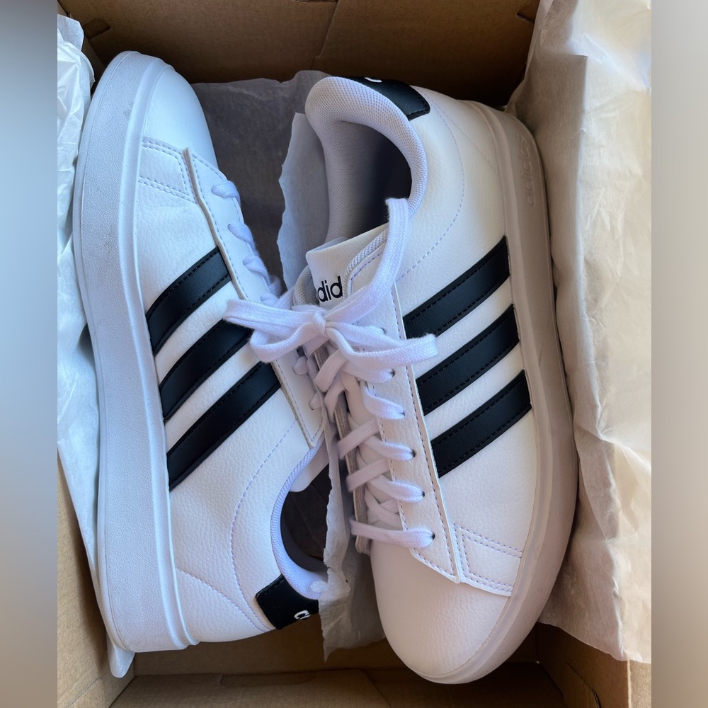 Men’s adidas size 8